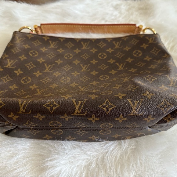 Loui Vuitton Sully PM Monogram - Picture 8 of 9